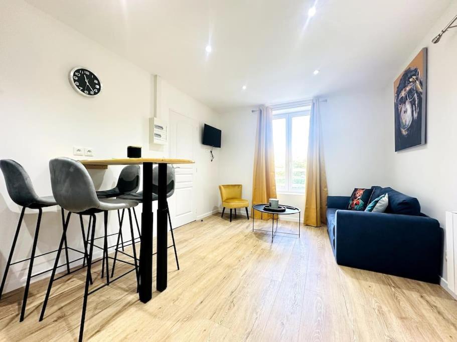 Jungle Appartement Avec Terrasse Laon Esterno foto