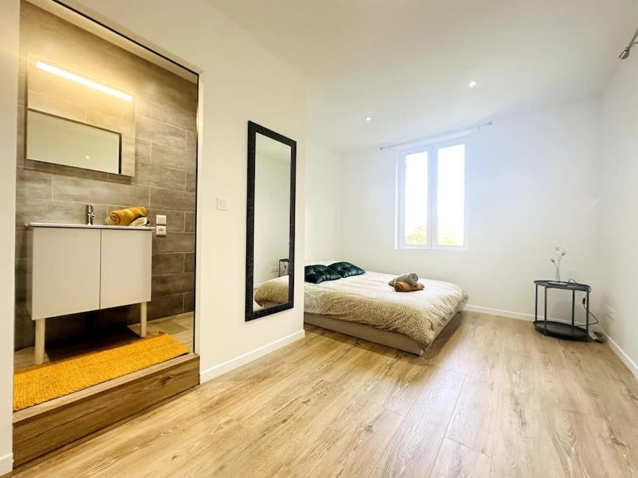 Jungle Appartement Avec Terrasse Laon Esterno foto