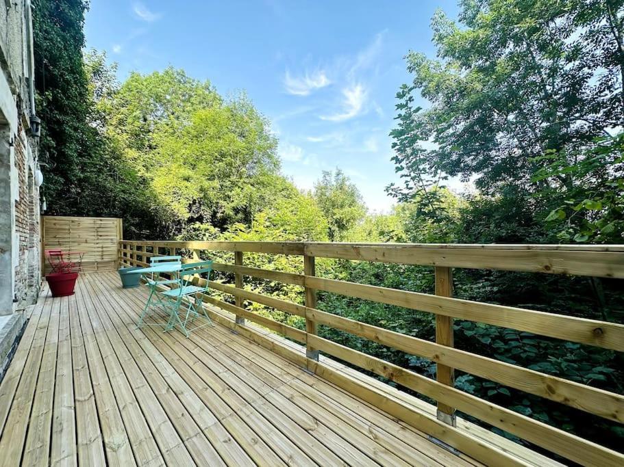 Jungle Appartement Avec Terrasse Laon Esterno foto